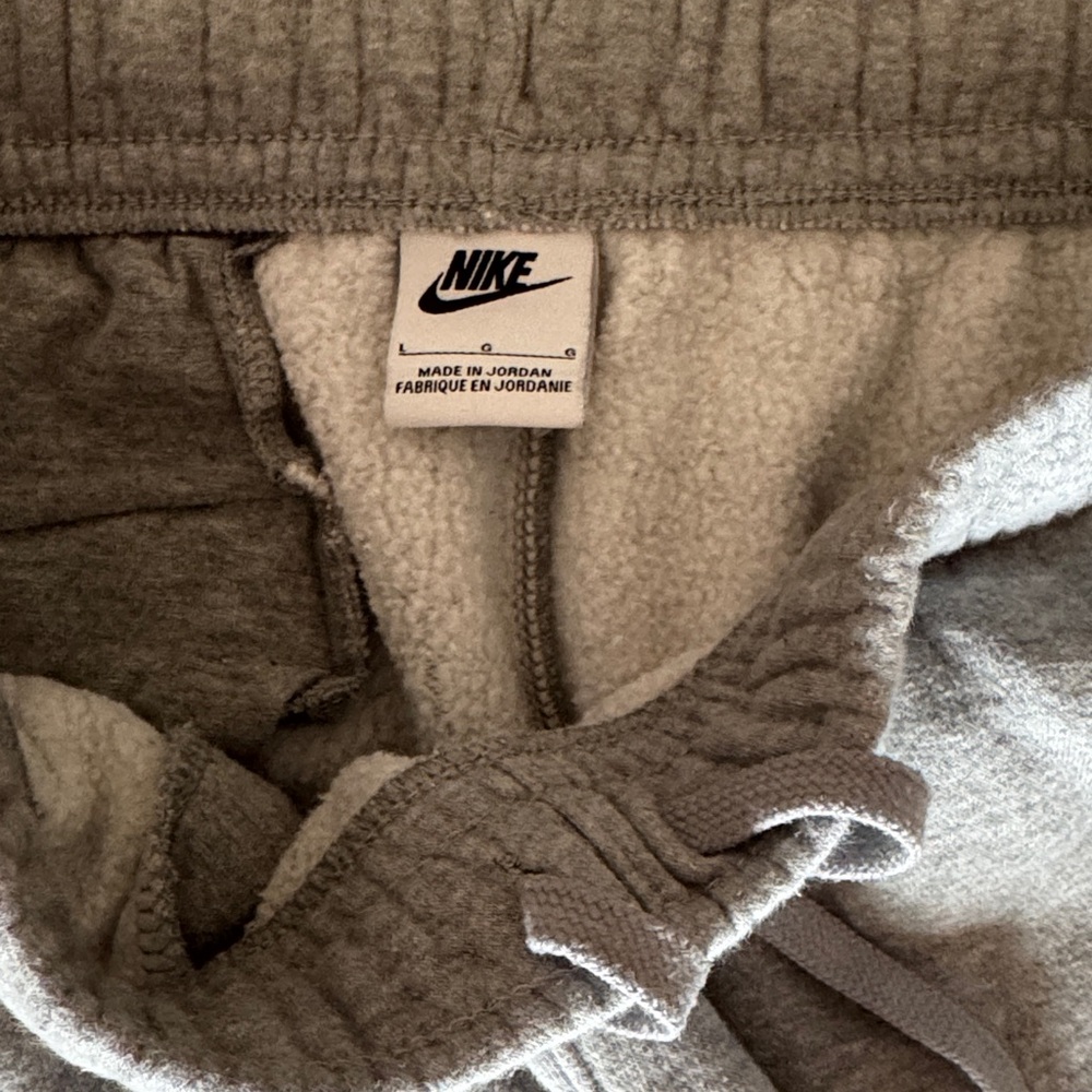 Nike Heather Gray Joggers - Picture 2 of 5